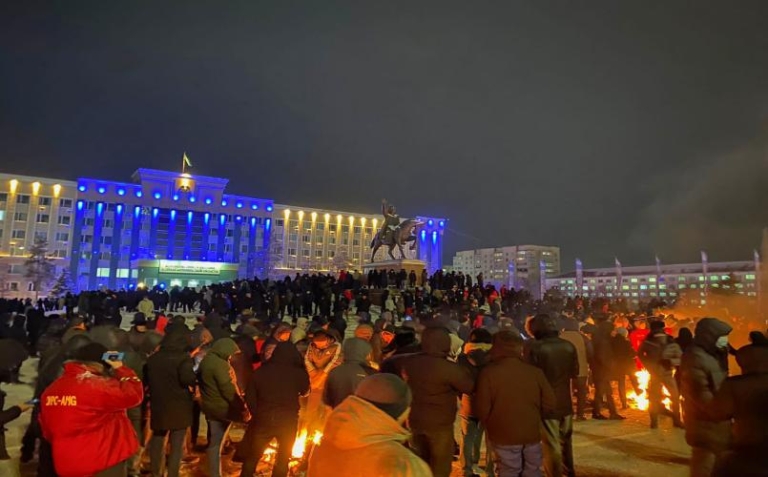 2022_kazakhstan_protests_-_aqtobe_january_4_01